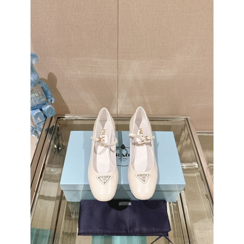 Pra*a flat shoes